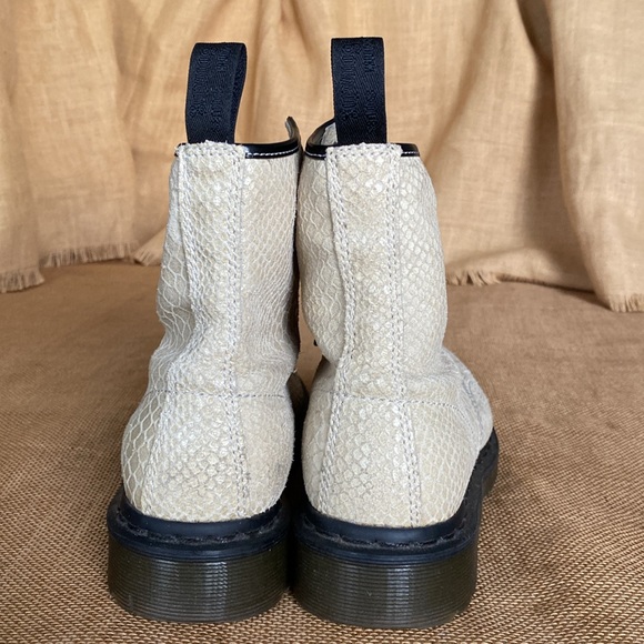 Dr Martens Pascal 1460 Snakeprint Cream High Shine Lace up Combat Boots - Picture 4 of 15